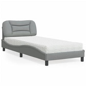 Bed met matras stof lichtgrijs 90x190 cm 8721012349827 1