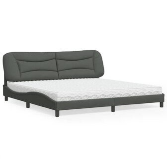 Bed met matras stof donkergrijs 200x200 cm 8721012350397 1