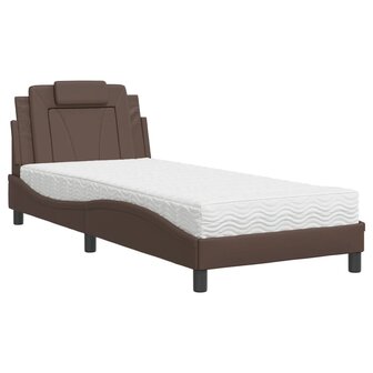 Bed met matras kunstleer bruin 80x200 cm 8721012352391 2