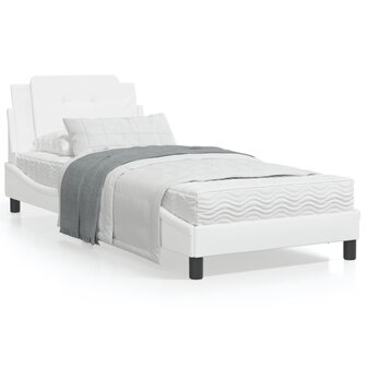 Bed met matras kunstleer wit 90x190 cm 8721012353152 1