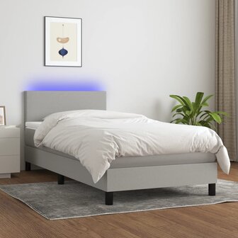 Boxspring met matras en LED stof lichtgrijs 90x190 cm 8720287364818 1