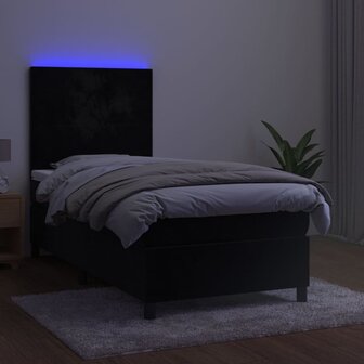 Boxspring met matras en LED fluweel zwart 80x200 cm 8720287394952 4