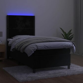 Boxspring met matras en LED fluweel zwart 80x200 cm 8720287395553 4