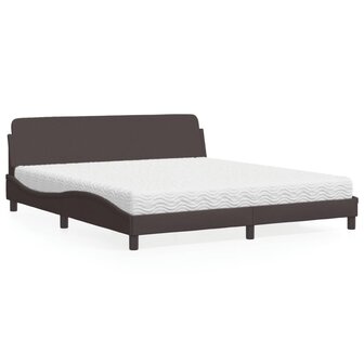 Bed met matras stof donkerbruin 180x200 cm 1