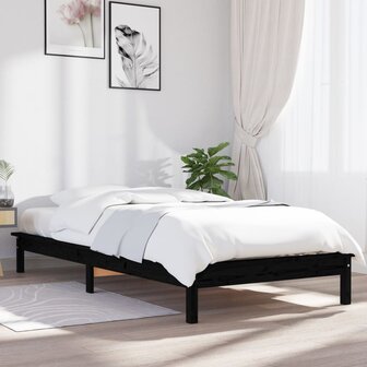 Bedframe massief grenenhout zwart 75x190 cm 1