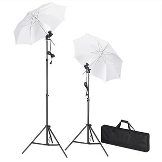 Fotostudioset met lampen, paraplu&amp;apos;s, achtergrond en reflector 2