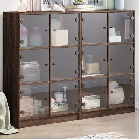 Boekenkast met deuren 136x37x109 cm hout bruineikenkleurig 8721012216068 1