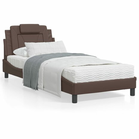 Bed met matras kunstleer bruin 80x200 cm 8721012352391 1