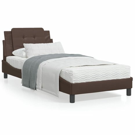 Bed met matras kunstleer bruin 80x200 cm 8721012353091 1