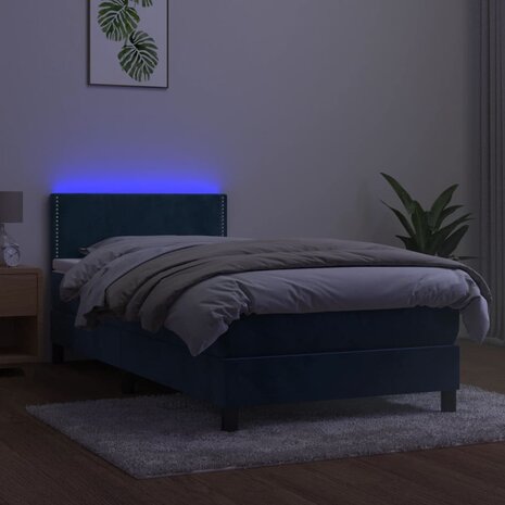 Boxspring met matras en LED fluweel donkerblauw 90x200 cm 8720287378495 3