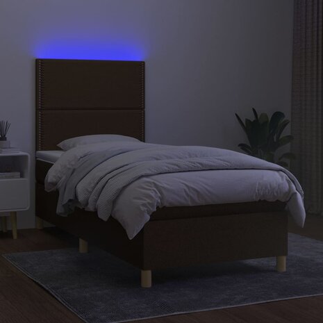 Boxspring met matras en LED stof donkerbruin 80x200 cm 8720287388364 4