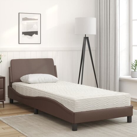 Bed met matras kunstleer bruin 90x190 cm 3