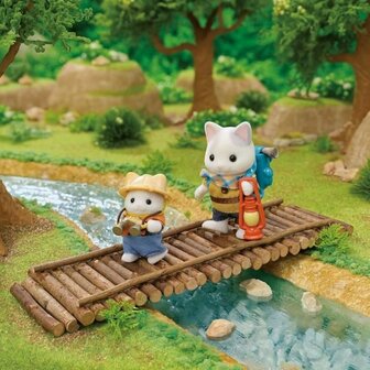 Playset Sylvanian Families Son and Baby Cat Latte - Secret Forest Adventure 4