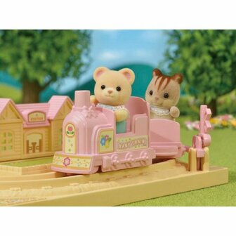 Playset Sylvanian Families The Chu-Chu Train and Baby Bear 2
