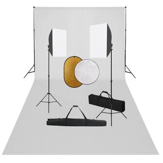 Fotostudioset met softboxlampen, achtergrond en reflector 1