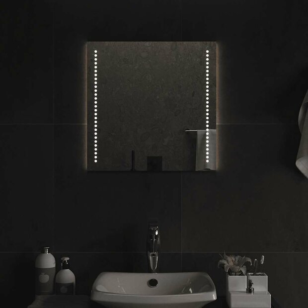 Badkamerspiegel LED 50x50 cm 1
