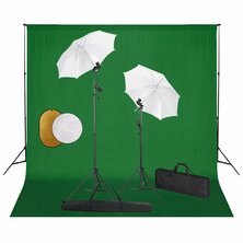 Fotostudioset met lampen, paraplu&apos;s, achtergrond en reflector