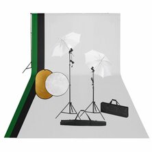 Fotostudioset met lampen, achtergrond en reflector