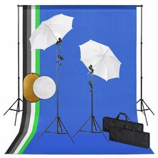 Fotostudioset met lampen, paraplu&apos;s, achtergrond en reflector